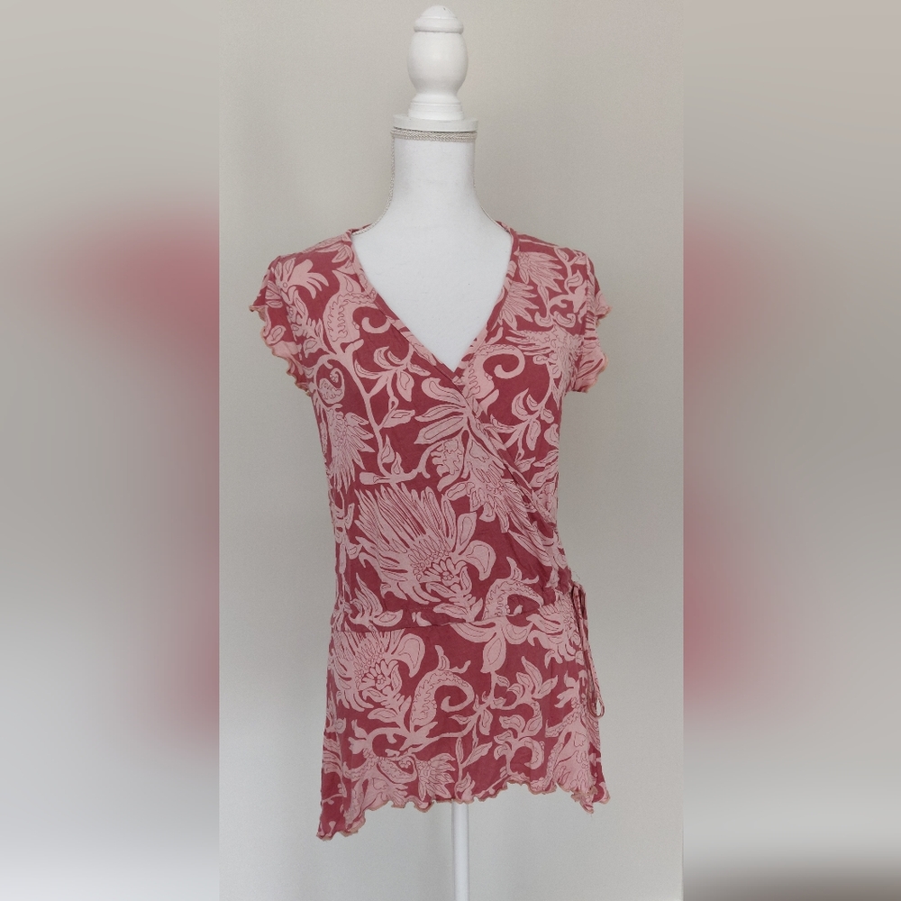 Printed floral top with ruffle sleeves & bottom with drawstring